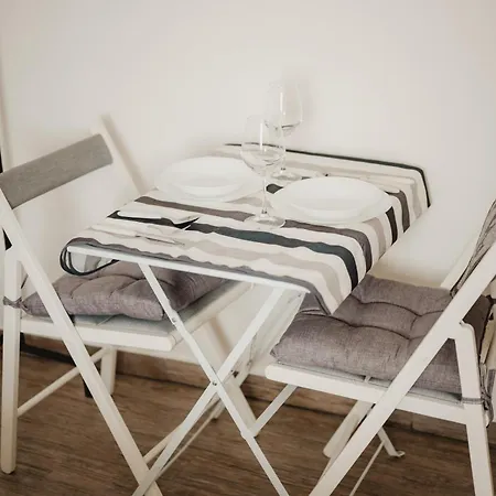 Monolocale Marina In Centro Storico * Triest