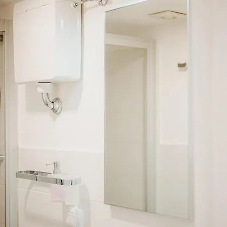 Monolocale Marina In Centro Storico Apartament Triest