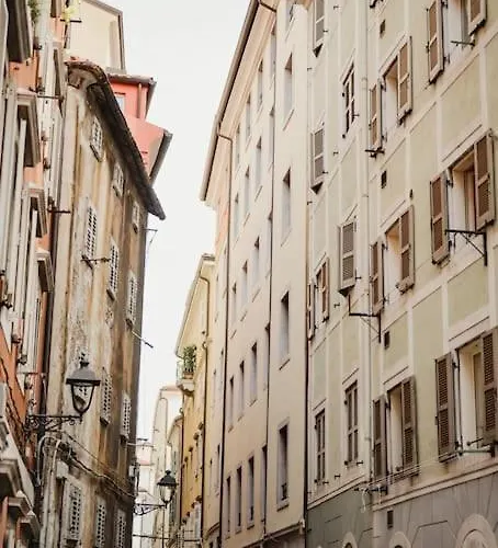 Monolocale Marina In Centro Storico Terst